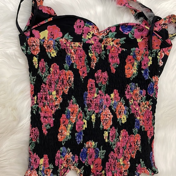 Floral tube top with straps - Picture 5 of 7